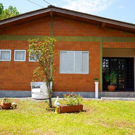 Iguazu Alojamiento "La Casa" Villa ปูแอร์โตอีกวาซู ห้อง รูปภาพ