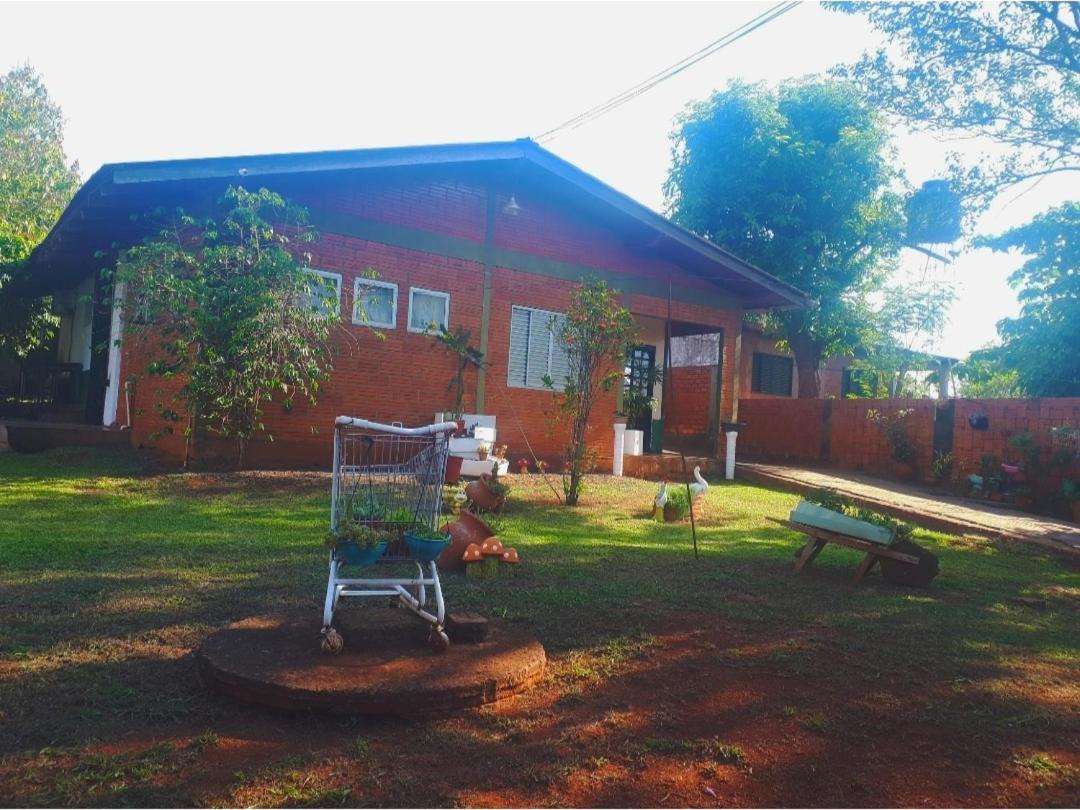 Iguazu Alojamiento "La Casa" ปูแอร์โตอีกวาซู ภายนอก รูปภาพ